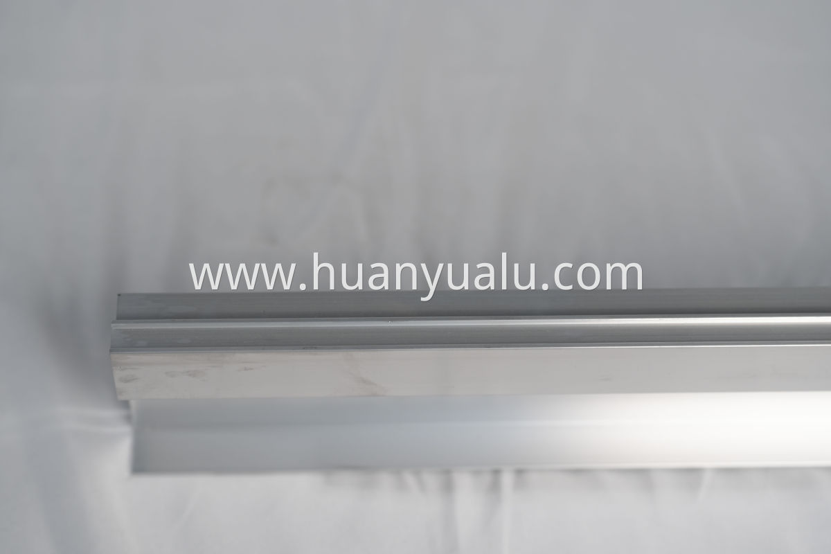 Battery tray